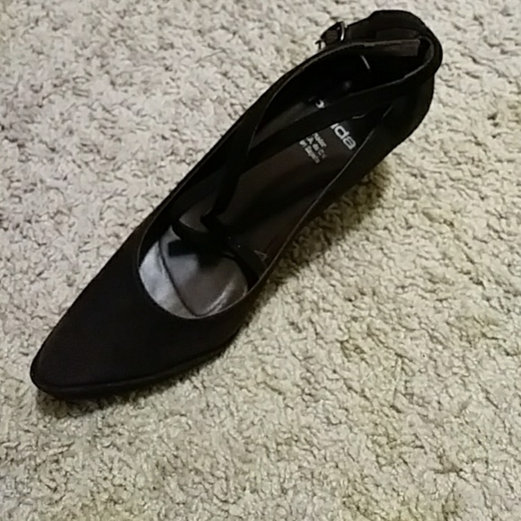 Shoes - Picture 6 of 6